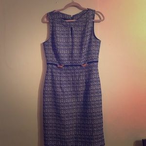 Almost New Tahari Navy/White Size 8